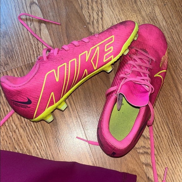 Nike Bright Pink Soccer Cleats with Yellow Details - Picture 1 of 3